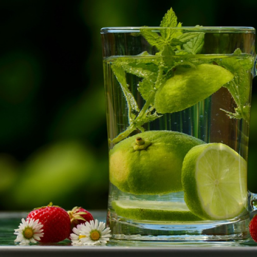 Discover 6 ways of how detox water is benefiting us.